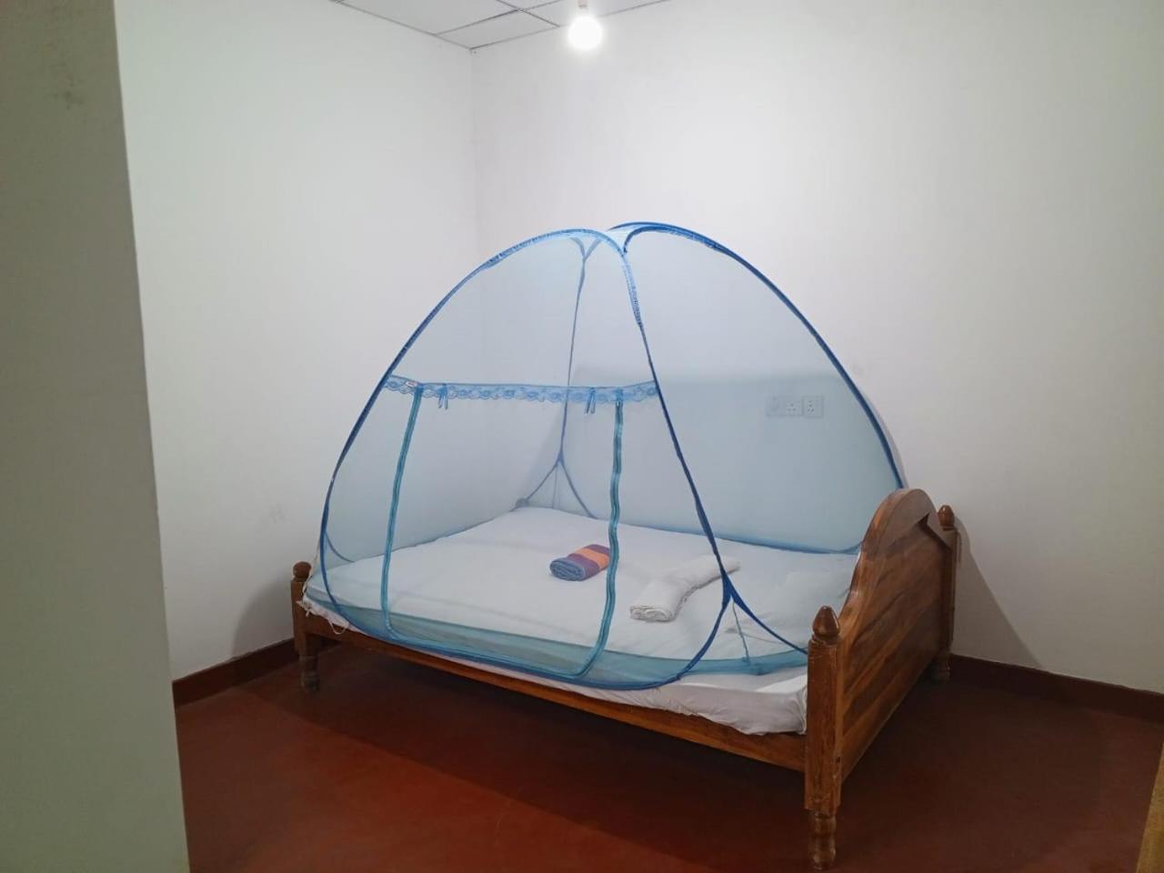Deer Garden Guest 호텔 폴로나루와 외부 사진